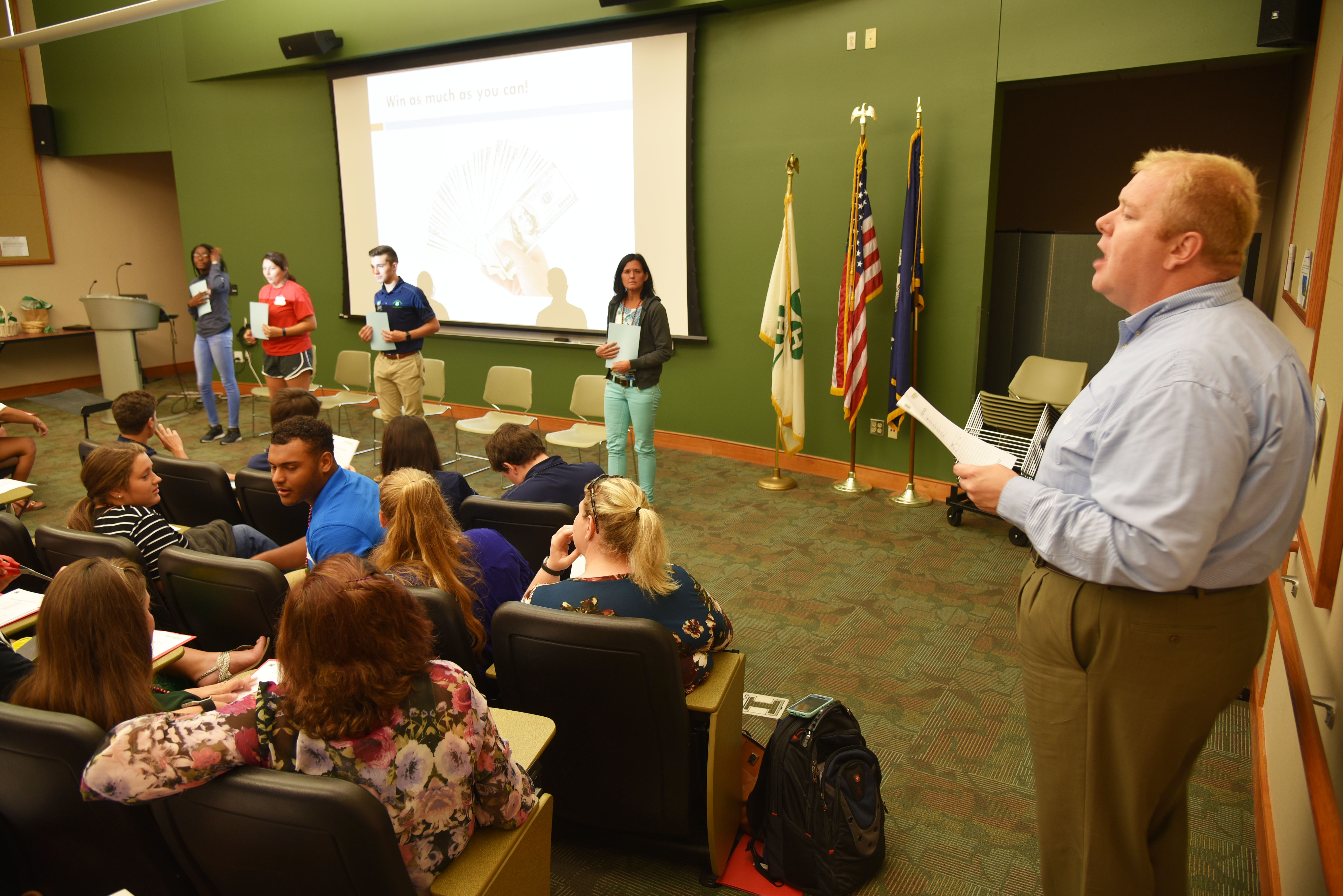 4-H leaders hear how to spice up their programs 
